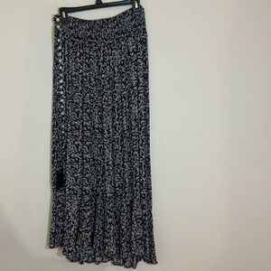 Black ditsy floral skirt